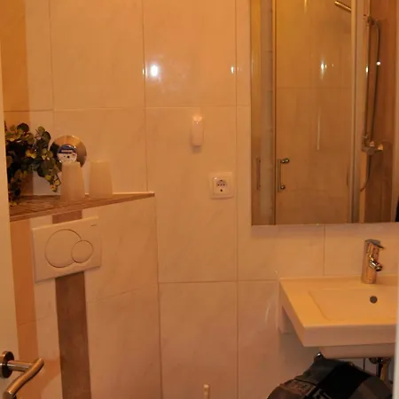 Haus Sonnenschein - Whg 9 - Preiswerte Komfortable Für Kleine Familie Apartment Grömitz