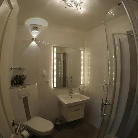 Haus Sonnenschein - Whg 9 - Preiswerte Komfortable Für Kleine Familie Apartment