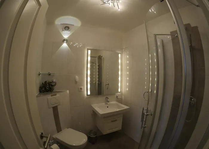 Haus Sonnenschein - Whg 9 - Preiswerte Komfortable Für Kleine Familie Apartment